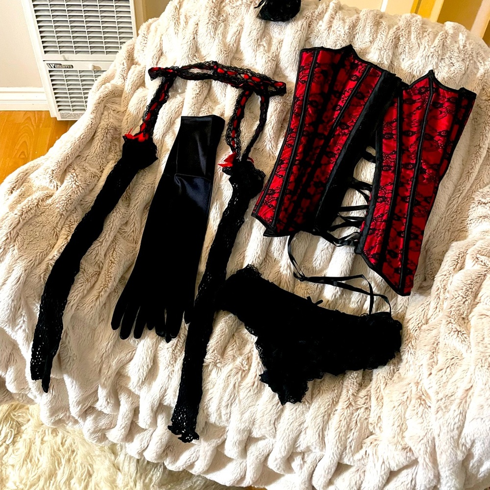 Sexy Lace-up Red Black Lace Corset.